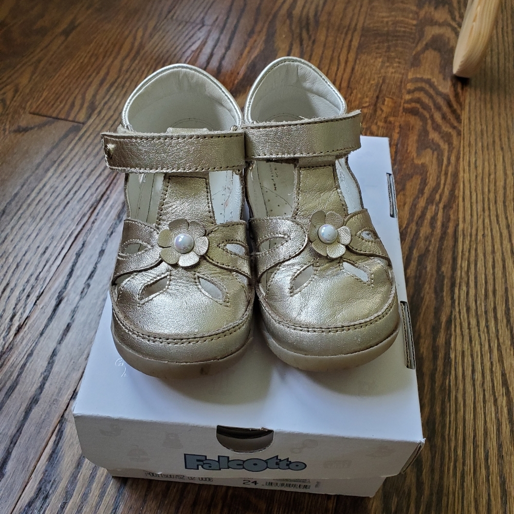 European Toddler maryjanes sz 7 (24)